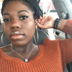 Meet your Posher, Jasmine